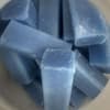 Hellblaue Urinalwürfel in einer Schale, 1 kg lose verpackt, zur Geruchsneutralisierung in Sanitäranlagen